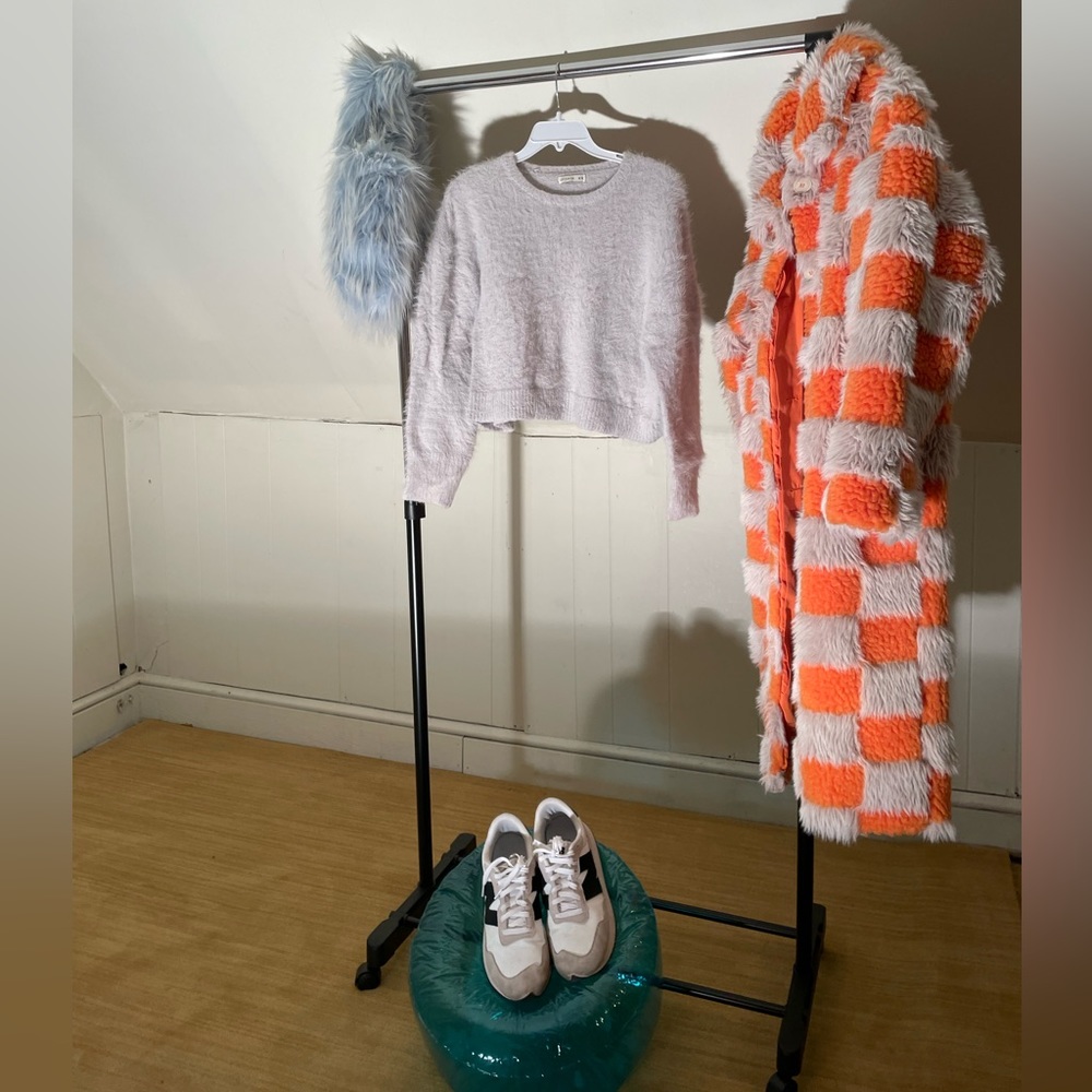 CottonOn sweater 
Size Medium